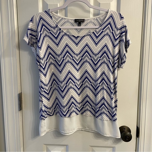 The Limited Tops - 2/$10 Limited white & blue patterned mixed media short sleeve top Sz S